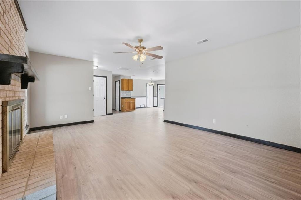 1206 Oakbluff Drive Property Photo 6