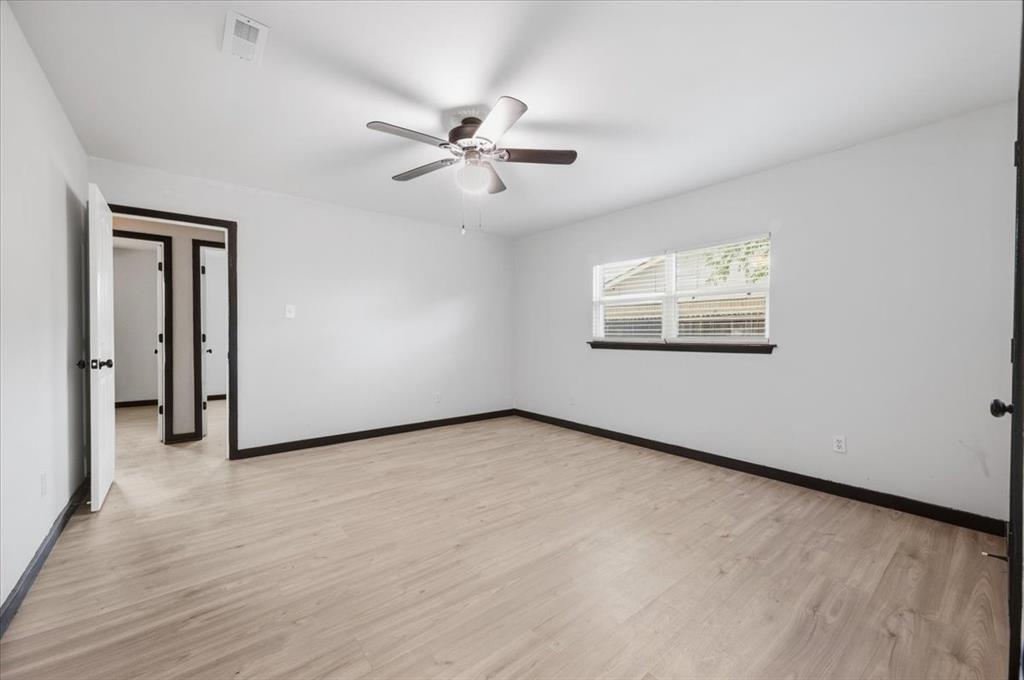 1206 Oakbluff Drive Property Photo 17