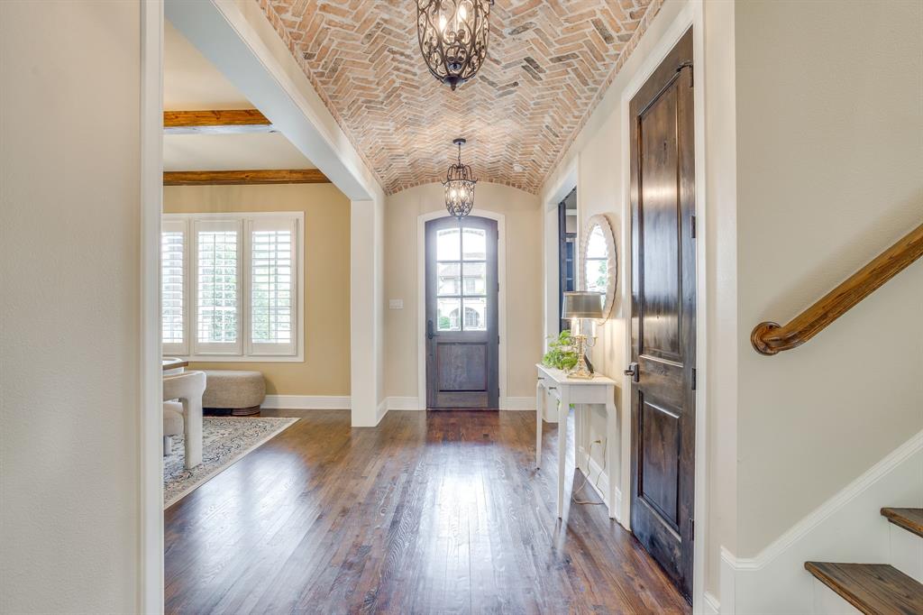 4525 Marbella Circle Property Photo 3