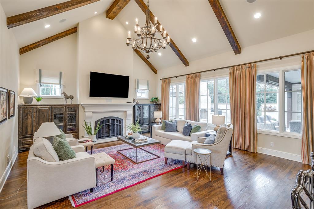 4525 Marbella Circle Property Photo 4