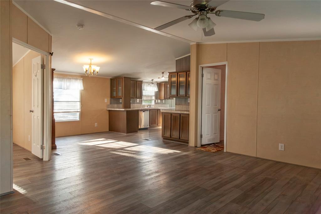 112 Se Front Street Property Photo 5