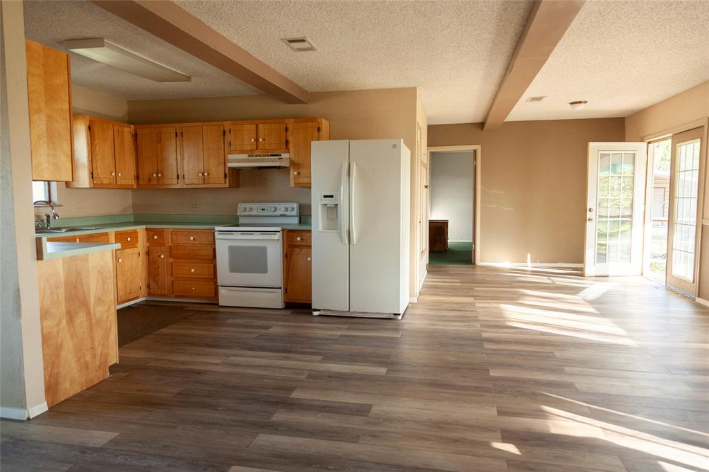 112 Se Front Street Property Photo 27