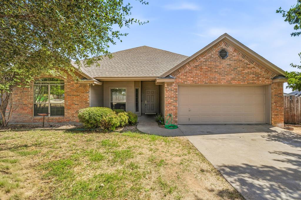914 Winding Road Property Photo 1