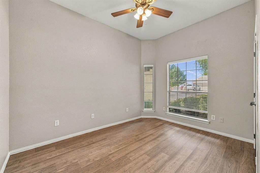 914 Winding Road Property Photo 21
