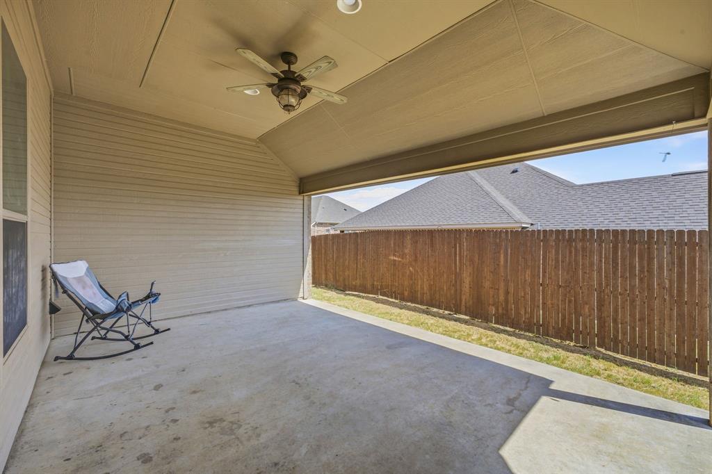 914 Winding Road Property Photo 26