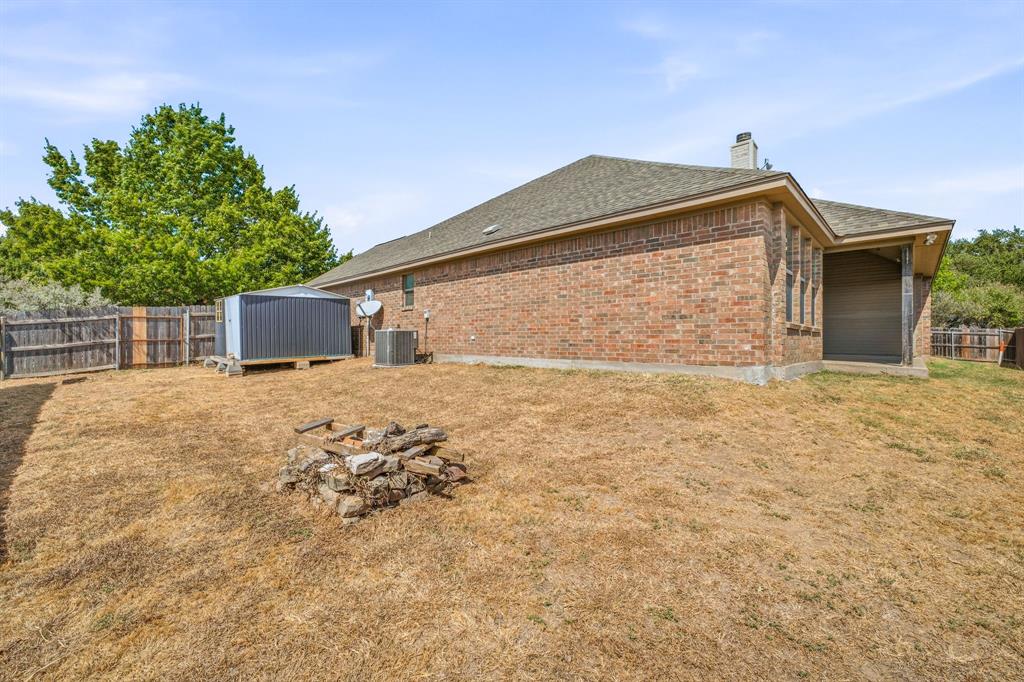 914 Winding Road Property Photo 27