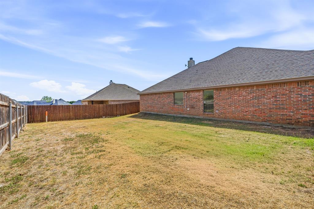 914 Winding Road Property Photo 30