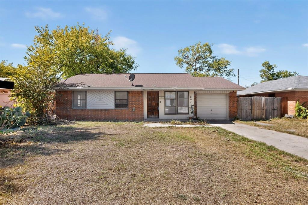 1207 Lorraine Lane Property Photo 1