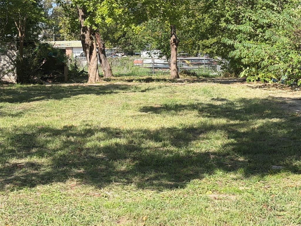 717 W Day Street Property Photo 1