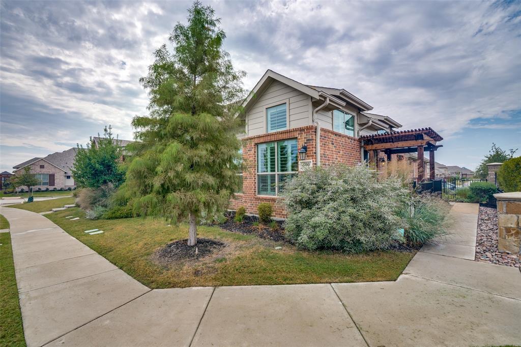 500 Oakridge Drive Property Photo 1