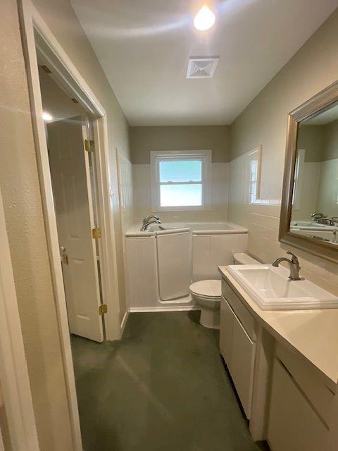 1142 Highland Avenue 1140 Property Photo 9