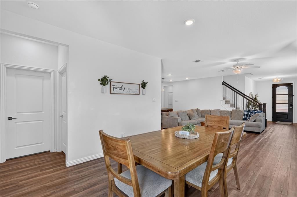 1458 Martingale Lane Property Photo 10
