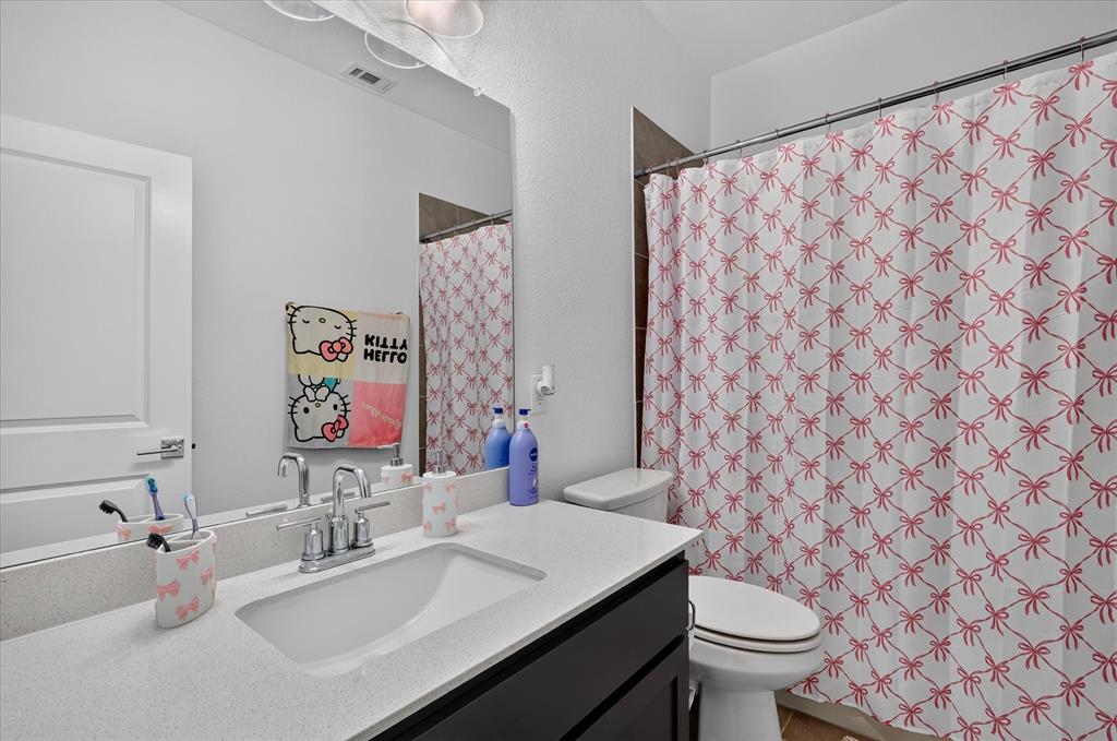 1458 Martingale Lane Property Photo 15