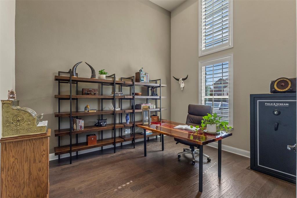 1611 Chisholm Trail Property Photo 4