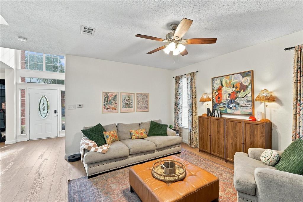 4323 Briar Hill Drive Property Photo 15
