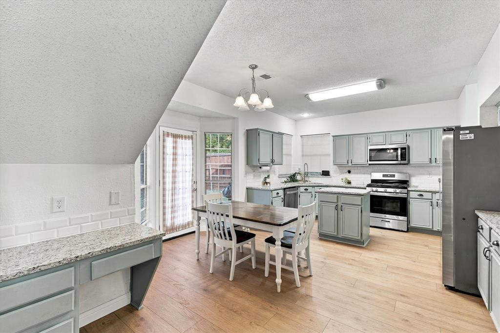 4323 Briar Hill Drive Property Photo 16