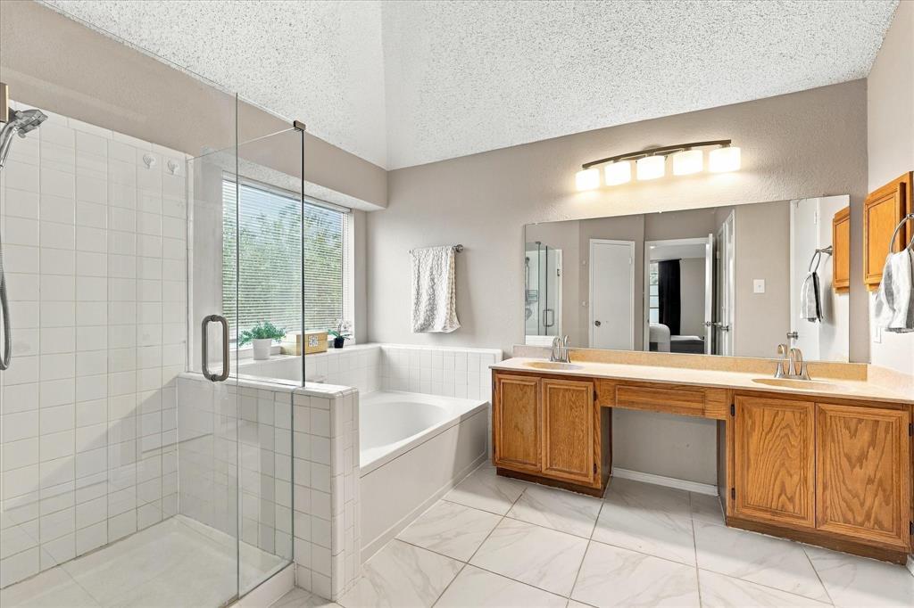 4323 Briar Hill Drive Property Photo 29