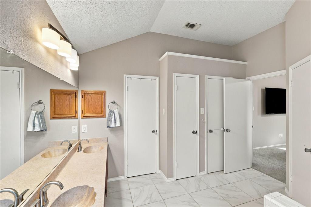 4323 Briar Hill Drive Property Photo 31