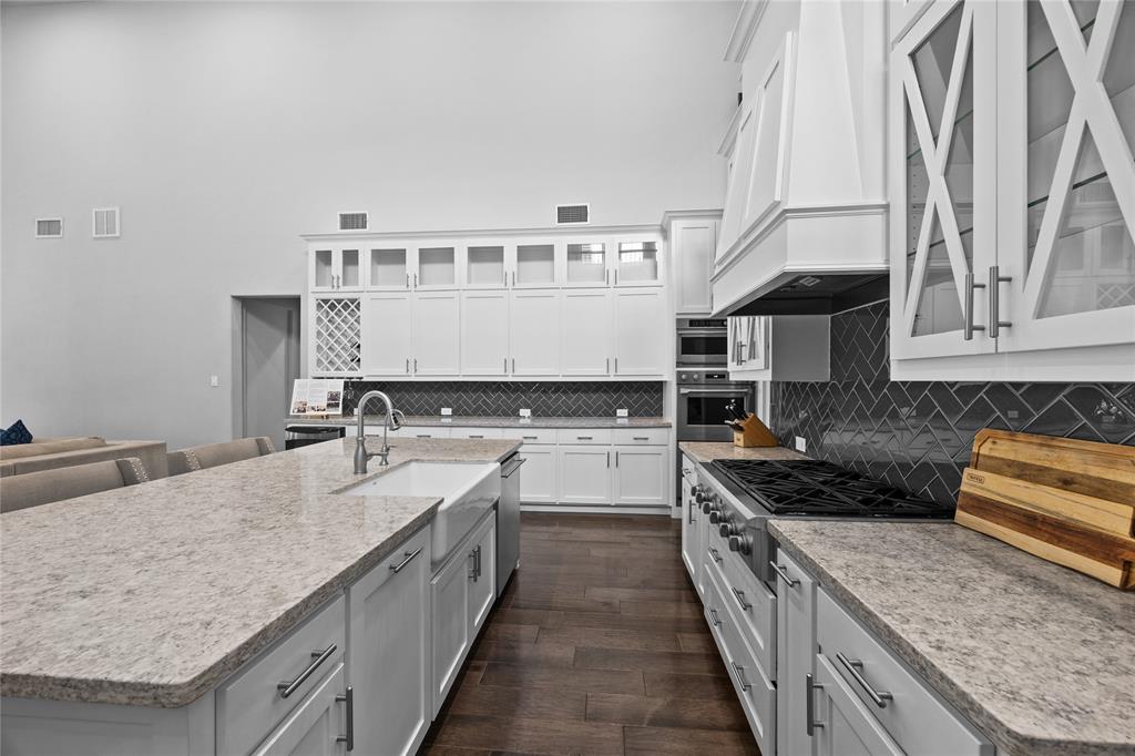 4212 Lombardy Court Property Photo 7