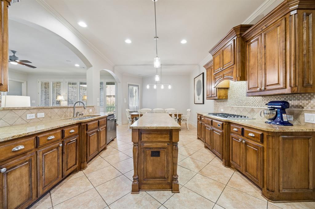 1401 Luckenbach Drive Property Photo 12