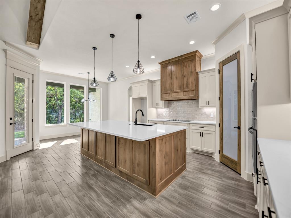 2024 Forest Bridge Drive Property Photo 15