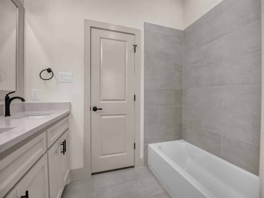 2024 Forest Bridge Drive Property Photo 23
