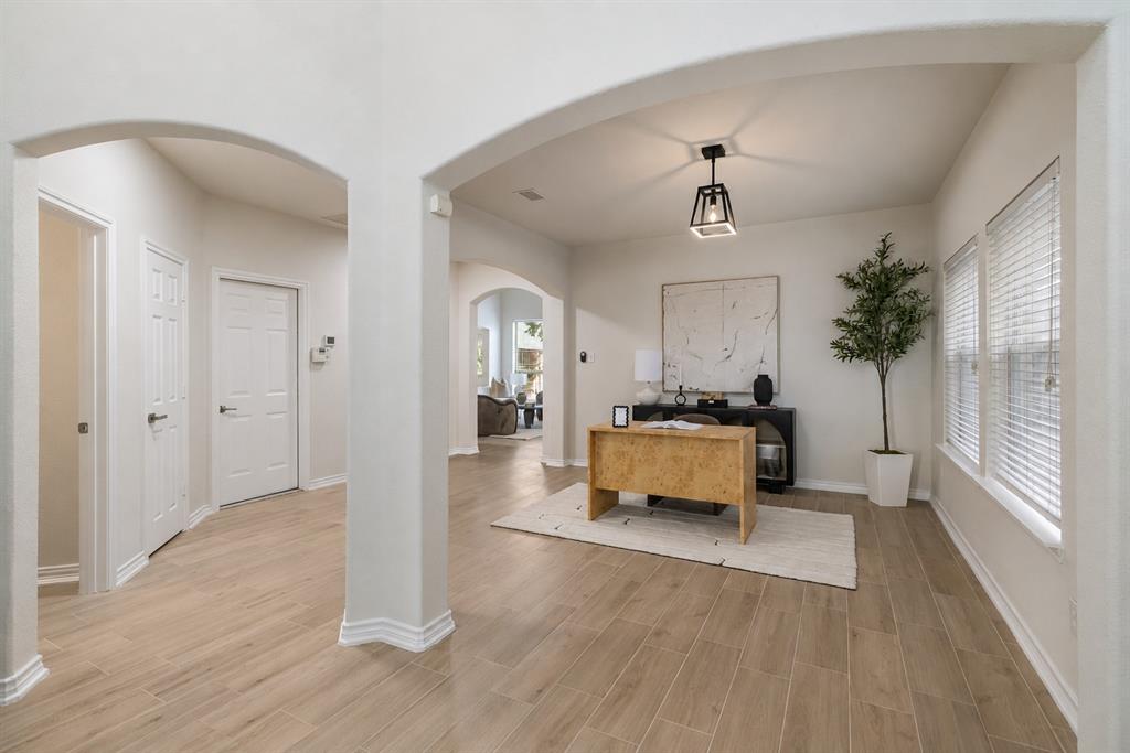 4617 Dwarf Nettle Drive Property Photo 3