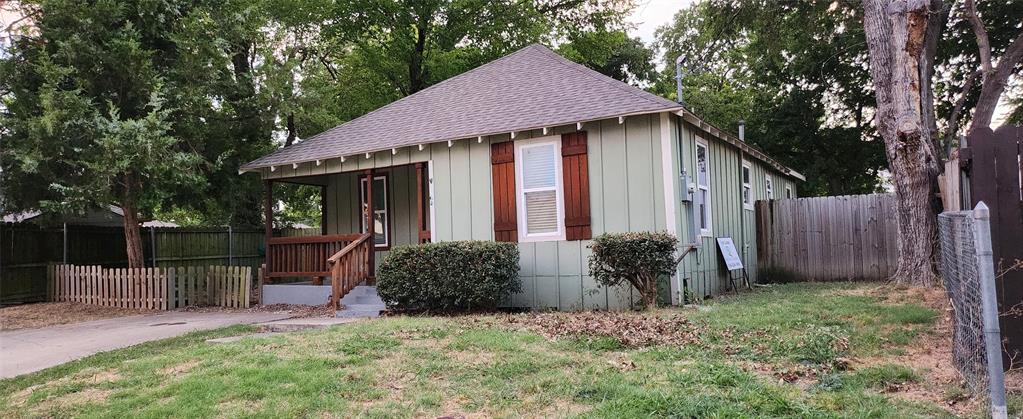902 Davy Crockett Street Property Photo 3