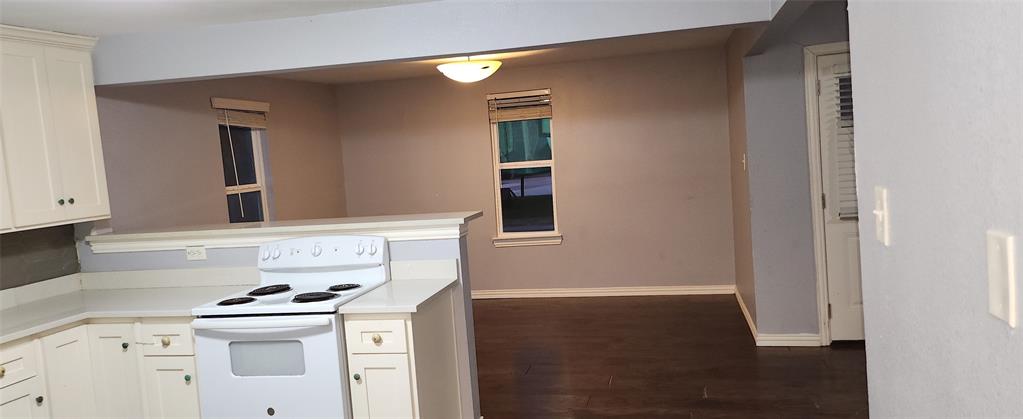 902 Davy Crockett Street Property Photo 11