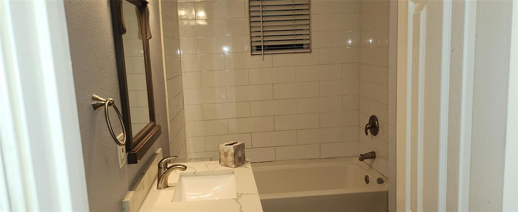902 Davy Crockett Street Property Photo 14