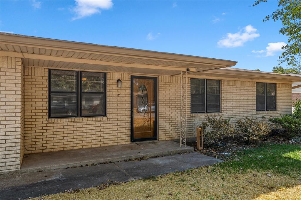 107 E Dawn Drive Property Photo 2