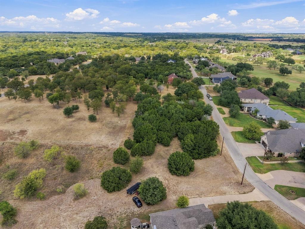 27020 Stonewood Drive Property Photo 5