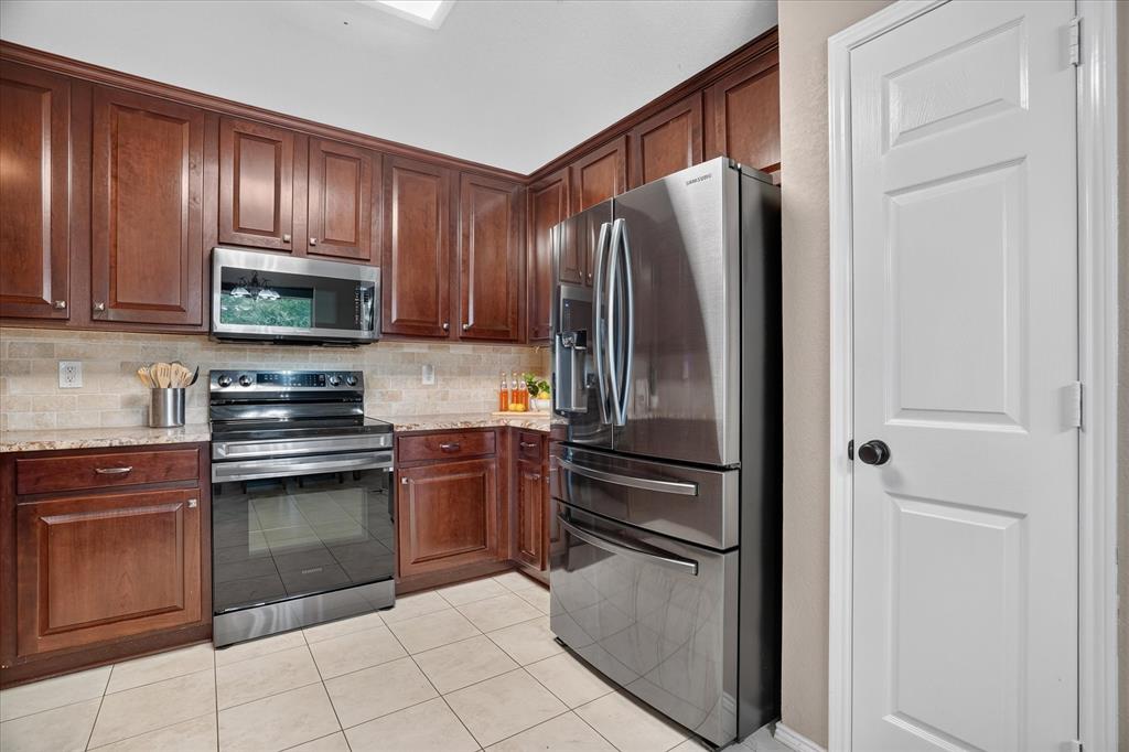 6608 Silver Oak Lane Property Photo 17