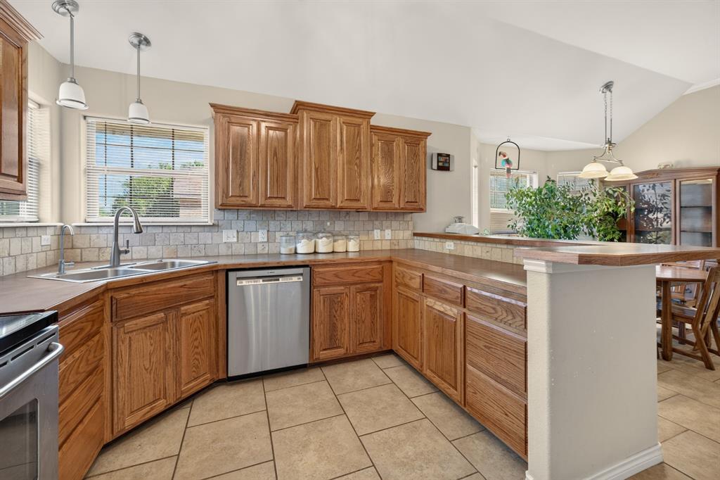 7033 Waterway Lane Property Photo 16
