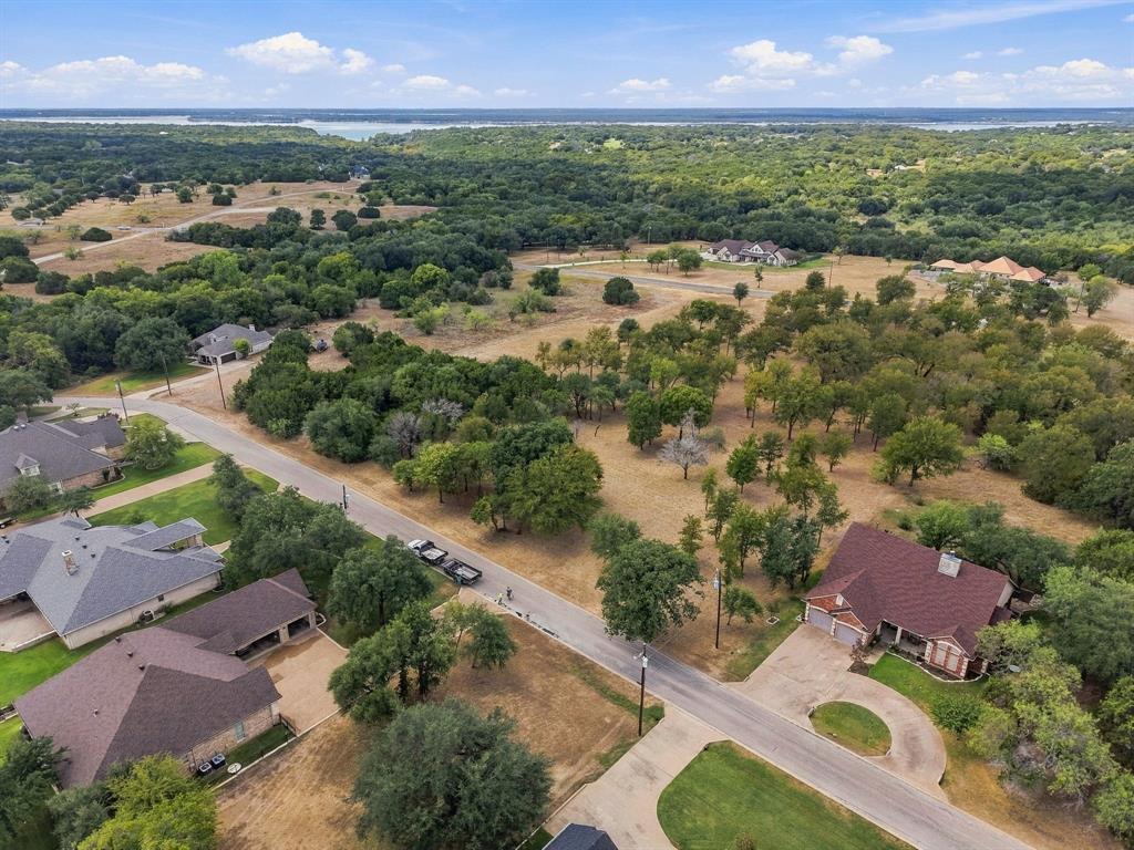 27021 Stonewood Drive Property Photo 3