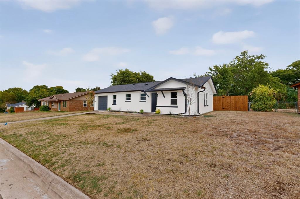 403 Glenn Drive Property Photo 4