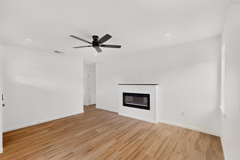 403 Glenn Drive Property Photo 8