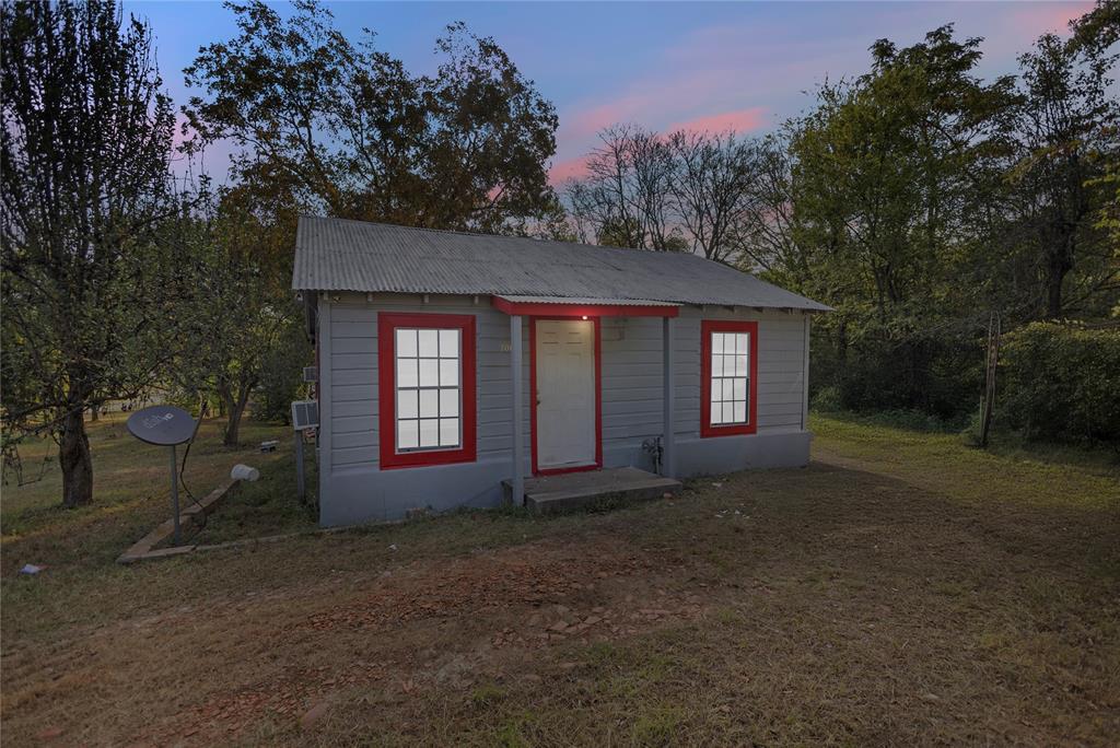 706 Yaney Street Property Photo 1