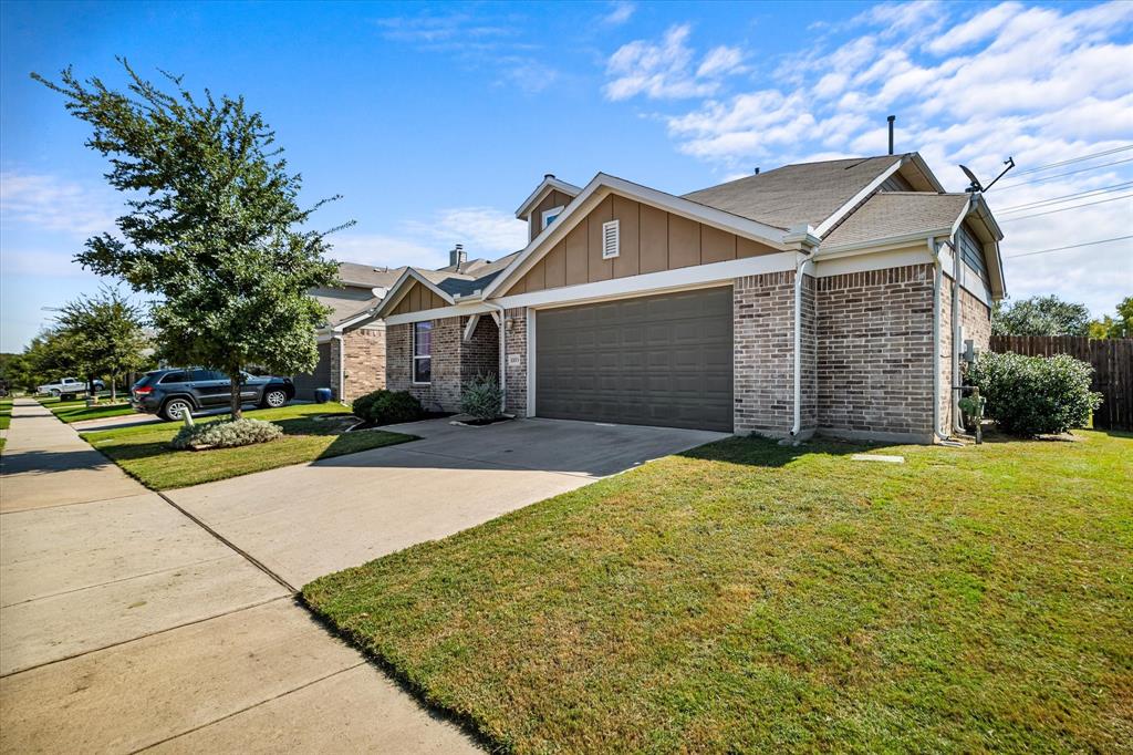 1105 Freesia Drive Property Photo 2