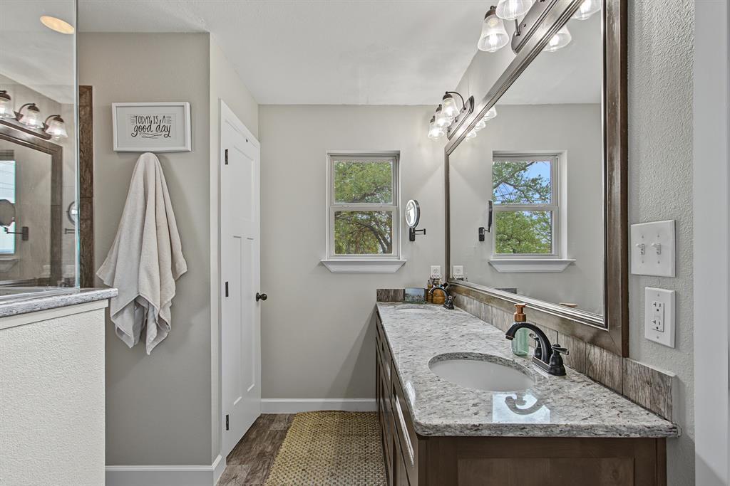 3207 Fm 2048 Property Photo 15