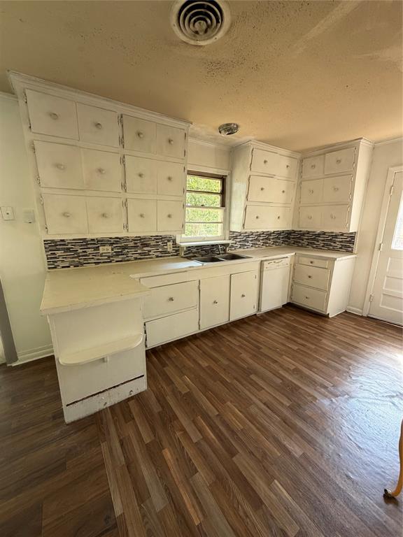 938 Huntington Lane Property Photo 3