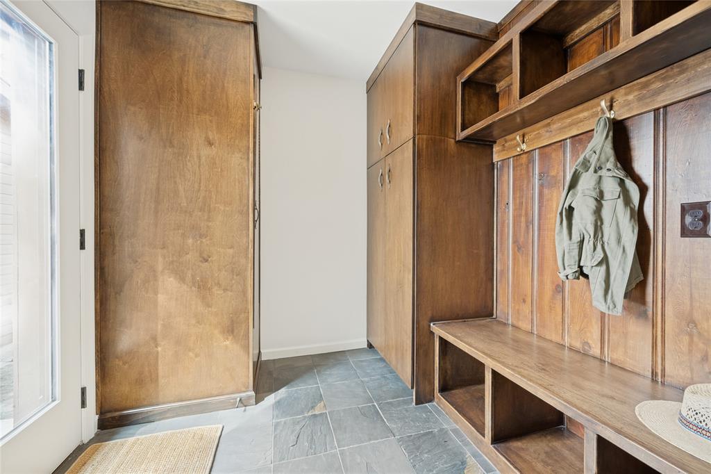 990 County Road 4371 Property Photo 13