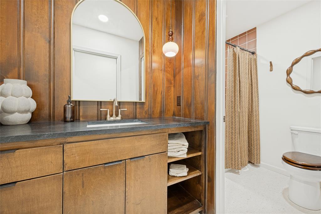 990 County Road 4371 Property Photo 25