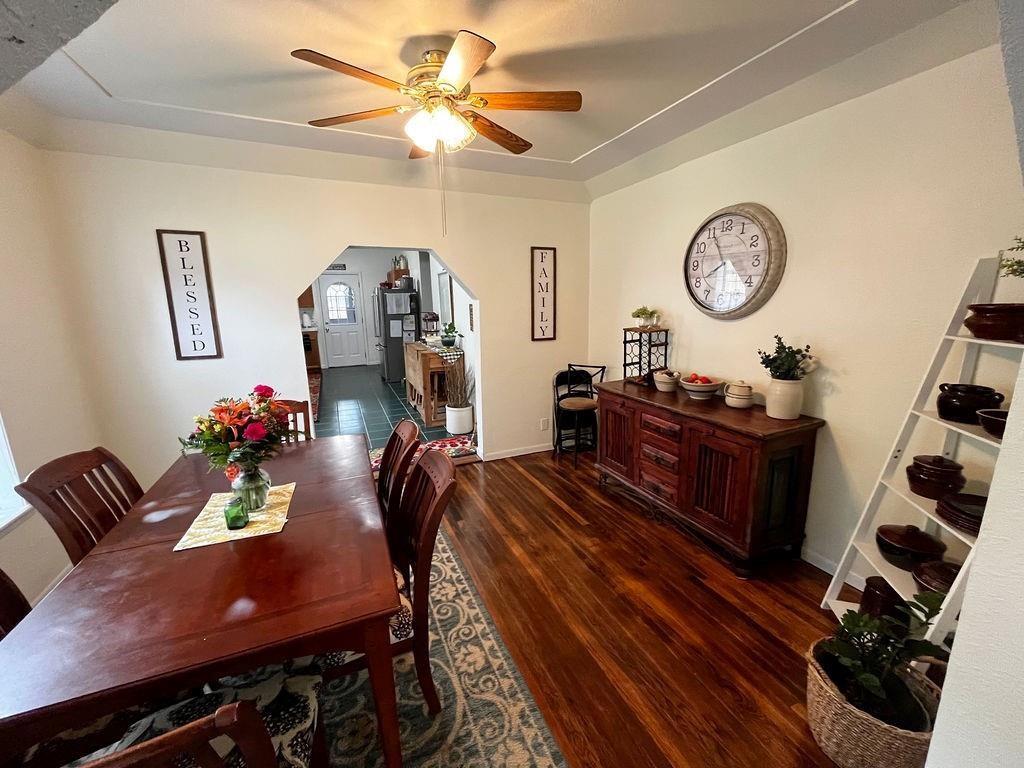 1100 W Walnut Street Property Photo 7