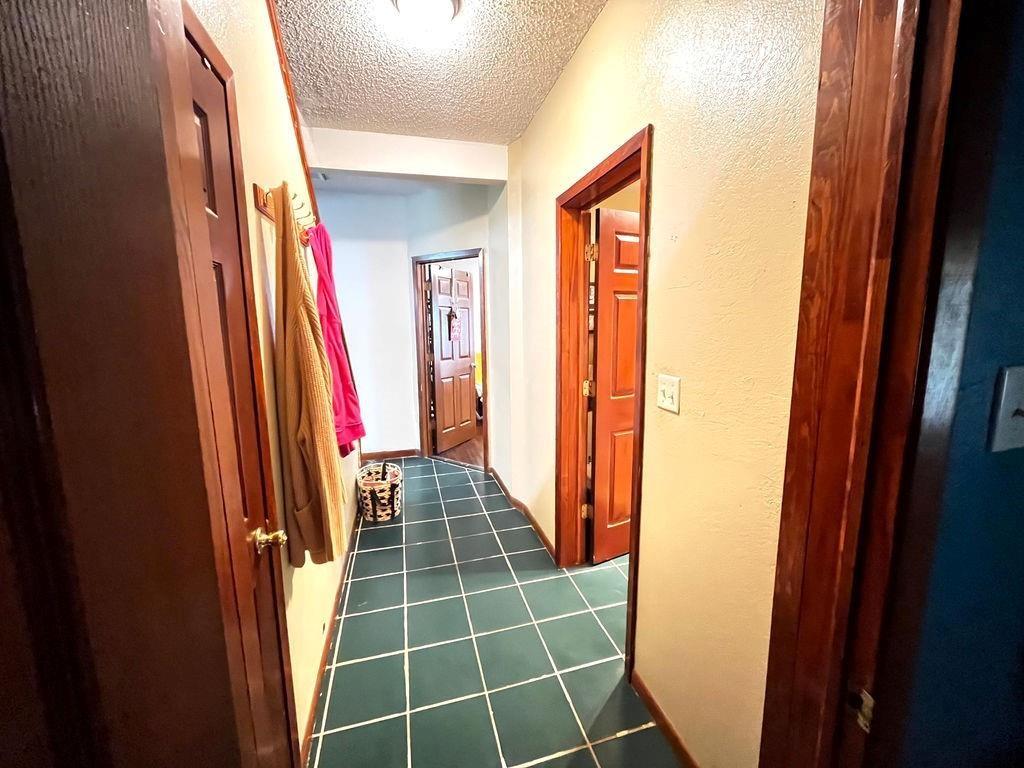 1100 W Walnut Street Property Photo 14
