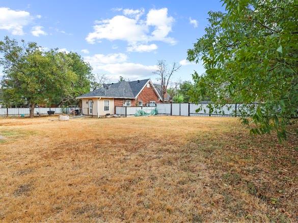 1100 W Walnut Street Property Photo 31
