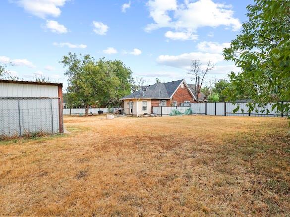 1100 W Walnut Street Property Photo 32