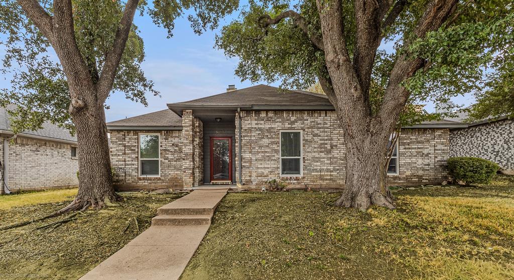 5221 Wood Creek Lane Property Photo 1