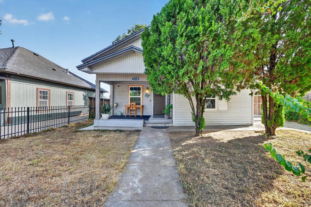 1714 Bessie Street Property Photo 4