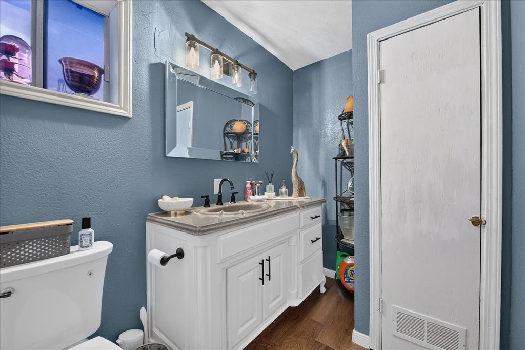 1714 Bessie Street Property Photo 30